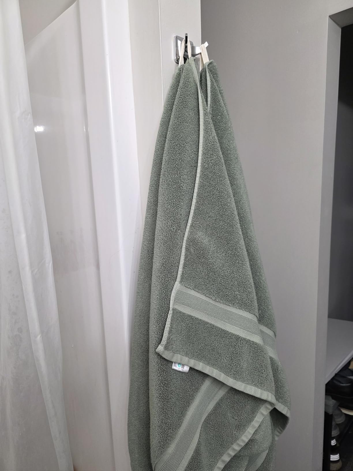 Springtree Home Luxury Bamboo Rayon Bath Towel Set of 4 | 35% Bamboo Rayon - 65% Zero Twist Cotton | Absorbent Quick-Dry Towels for Bathroom | Oeko-TEX Standard 100 Cotton | White - 4 Pack customer photo 1