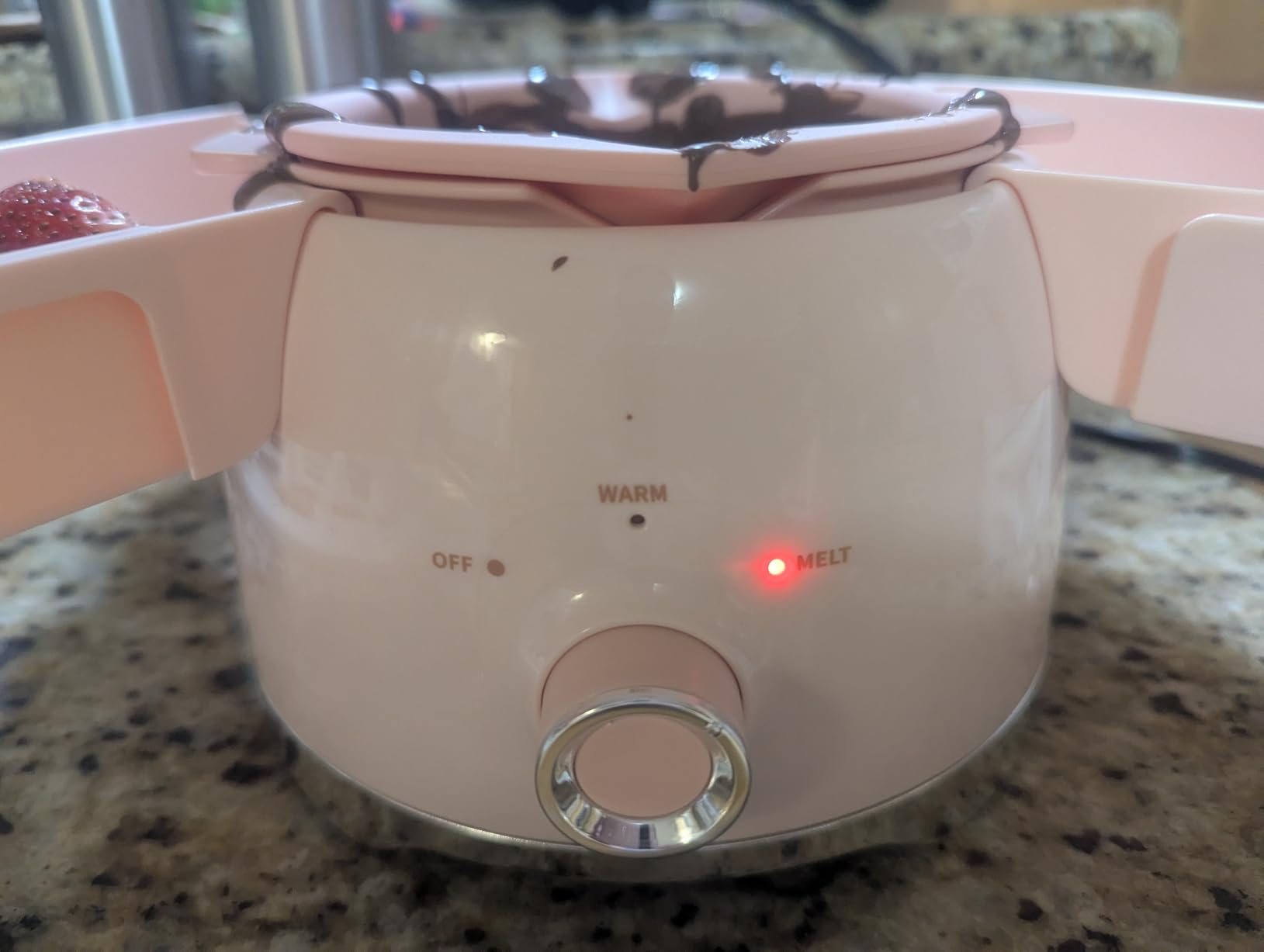 LUSHYUM Chocolate Melting Pot Candy Melts Melter with 2 Insert Pots and Spatula, 4 Cups Capacity Warmer Machine, Ideal Dipping Tool Kitchen Supplies for Making Cake Pop Covered Strawberries Fondue customer photo 1