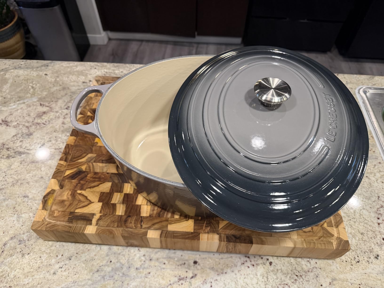 Le Creuset Enameled Cast Iron Signature Oval Dutch Oven, 8 qt., White customer photo 2