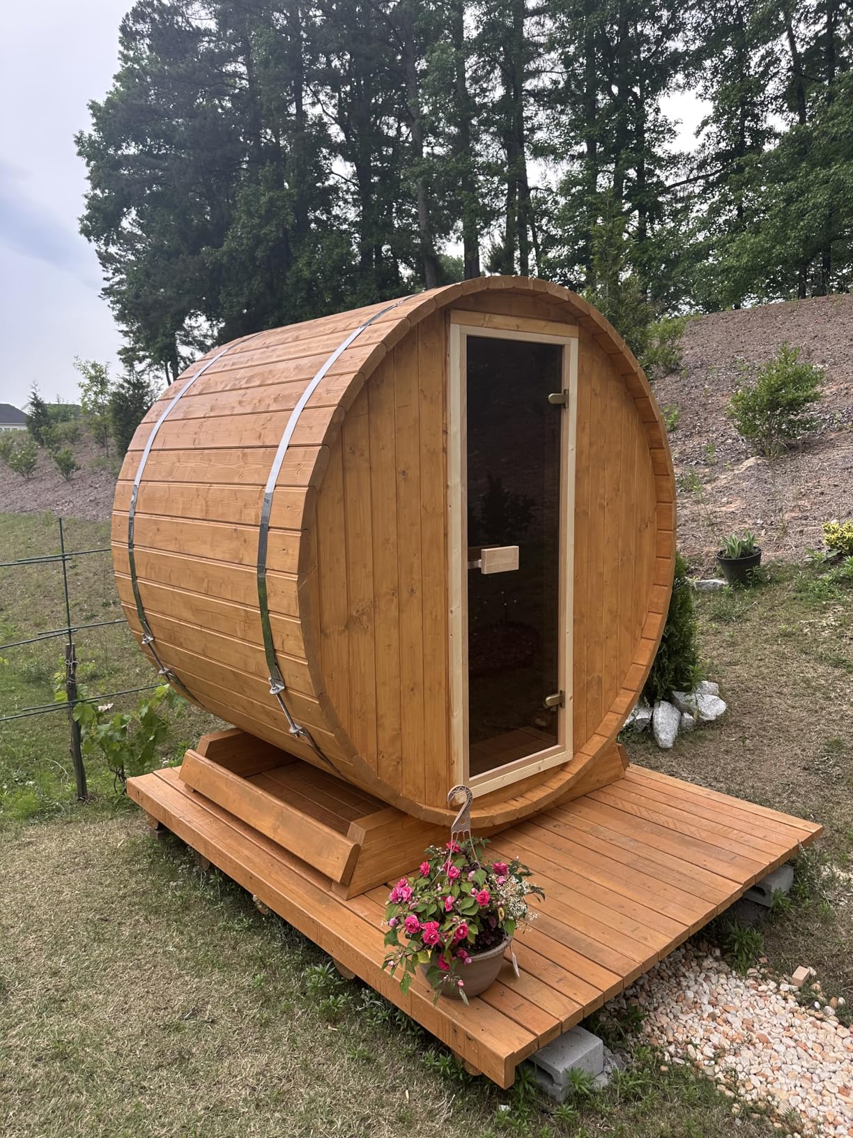 EuroSauna 2-Person Outdoor Barrel Sauna with Shingles, Lighting, & 6kW Harvia Sauna Heater, 81x59 customer photo 2