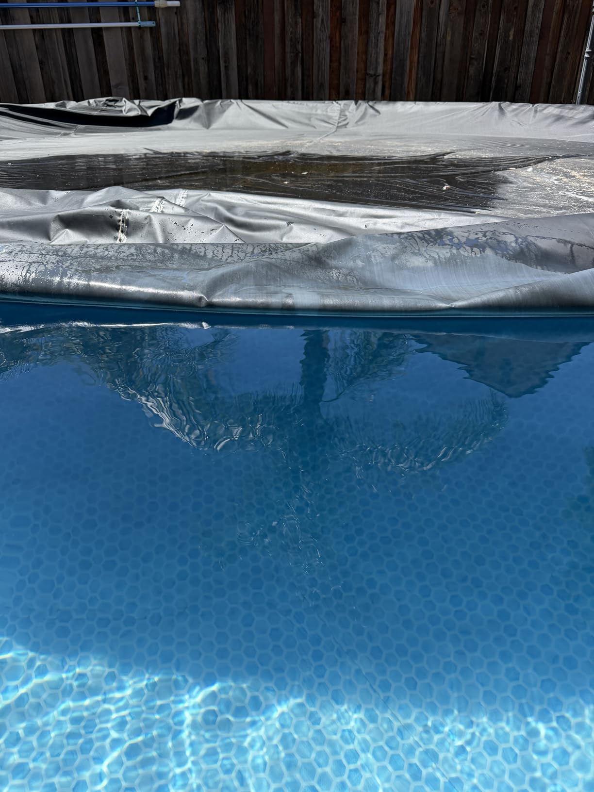 QH.HOME 18ft Round Pool Cover,[Ultimate Windproof & Tear-Resistant Fabric],Snug Fit with Patented Ratchet & Weight Rings,Solar Pool Cover for Above Ground Pools, Blocks Leaves &Waterproof customer photo 1
