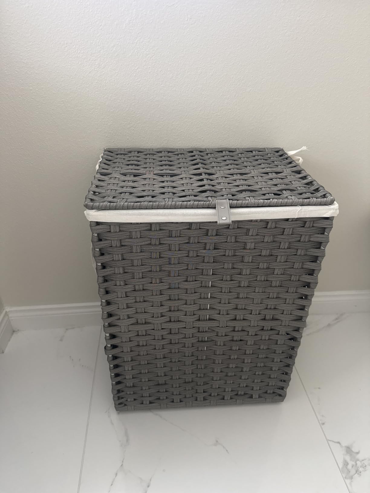 DUMOS Woven Laundry Basket with Lid, 90L Large Capacity Hamper, Removable & Machine-Washable Liner, Foldable Rattan Clothes Hamper, Sturdy Steel Frame, Odor Control, Goose Yellow customer photo 2