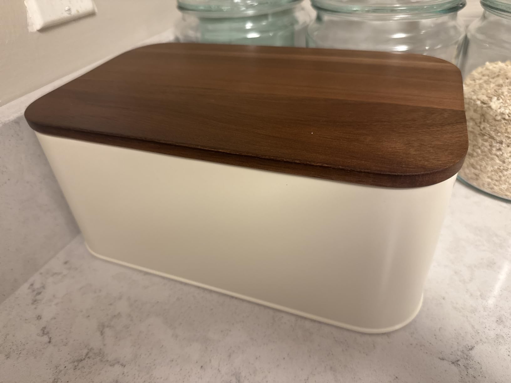 Amazon Basics Carbon Steel Bread Box with Acacia Wood Lid, Lid Doubles as Cutting Board, 11.9 x 7.1 x 5.2 in customer photo 1