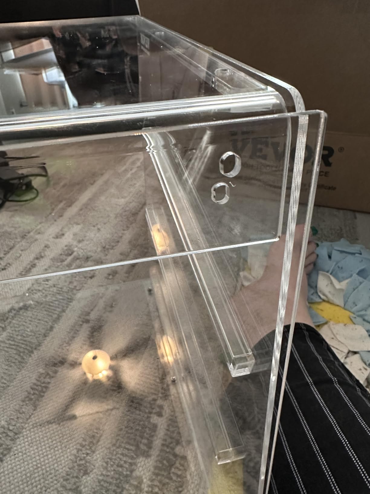 VEVOR Pastry Display Case, 4mm Detachable Tray, Transparent Sturdy Versatile Bakery Display Case with Side Edge Fixing Structure, Bakery Display Case with Magnetic Rear Door, Fit for Shops & Stores customer photo 1