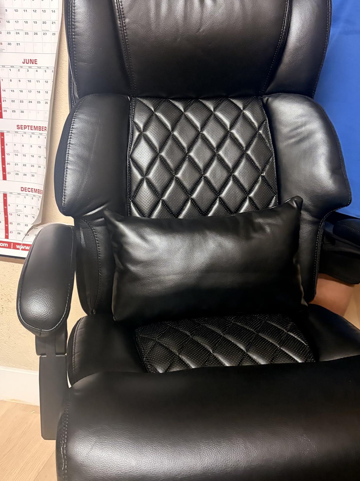 800LBS Big and Tall Office Chair for Heavy People, Heavy Duty Executive Chair with High Back, Extra Wide Seat and Adjustable Lumbar, Large Computer Desk Chair Comfortable for Home Office (Black) customer photo 1