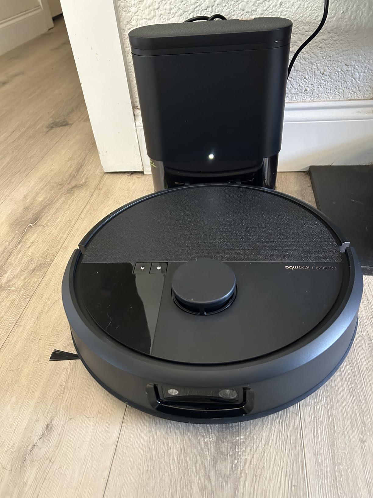 iRobot Roomba Plus 504 Vac Robot Vacuum with AutoEmpty Dock - Superior Power-Lifting Suction, Anti-Tangle Dual Rubber Brushes, Perfect for Pet Hair, Self-Empties for 75 Days, Avoids Obstacles, LiDAR customer photo 1