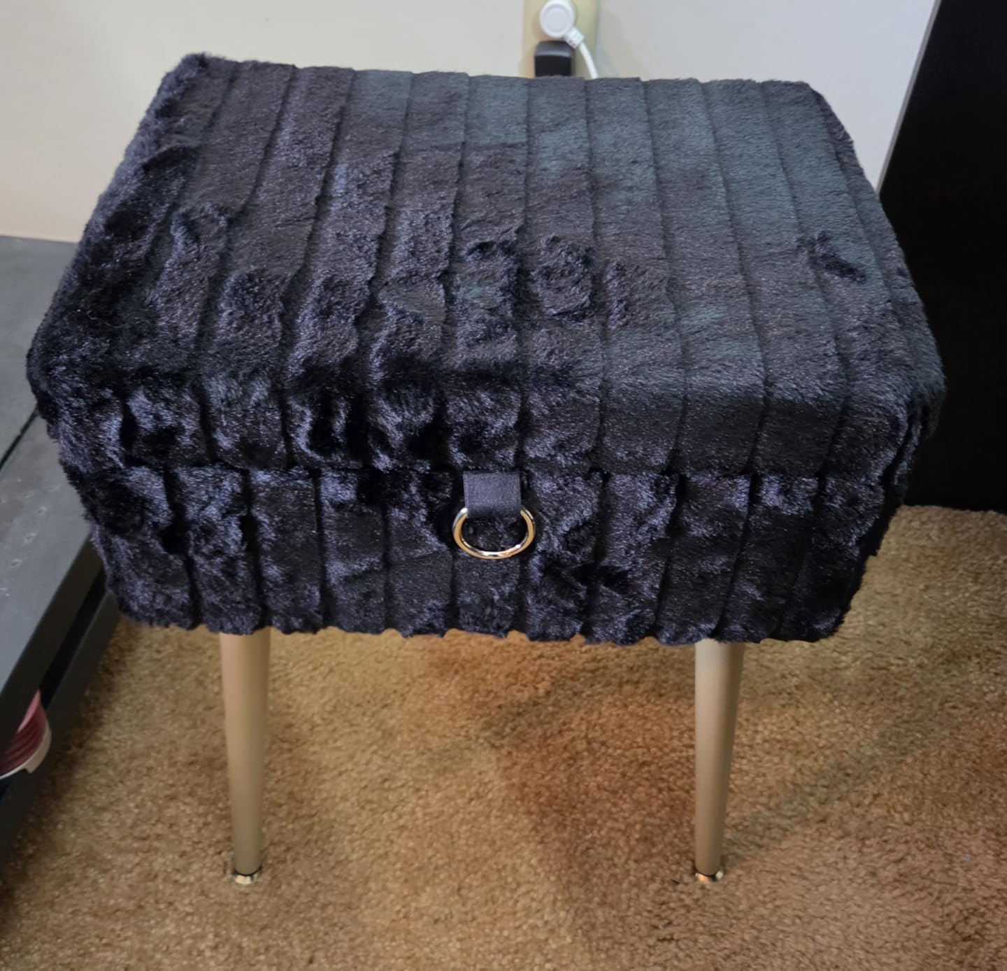 SONGMICS Vanity Stool Chair Faux Fur with Storage, Vanity Bench, Metal Legs, Adjustable Feet, for Living Room, Bedroom, Makeup Room, Cream White ULOM505WZ02 customer photo 2