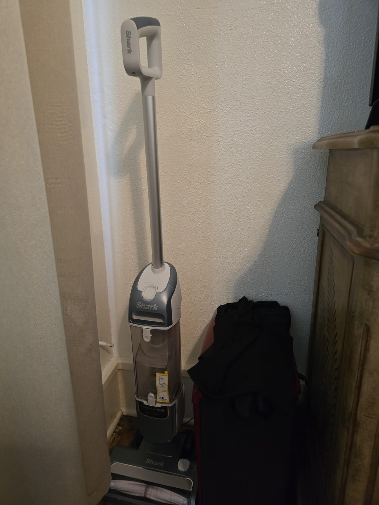 Shark Freestyle Max Cordless Upright Vacuum SV2002, Multi-Surface Cleaning, 2-Speed Brushroll, LED Headlights customer photo 2