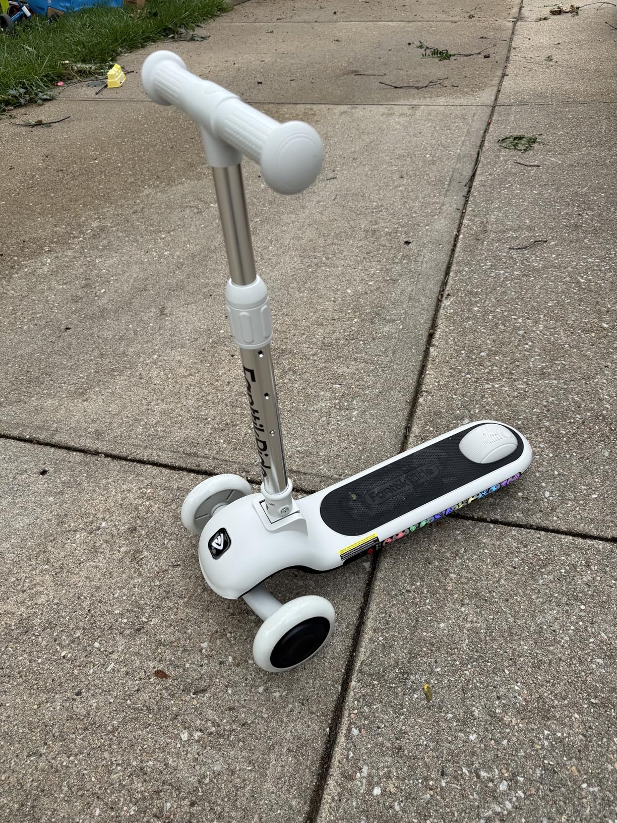 FanttikRide K9 Pro 3 Wheel Electric Scooter for Kids 3-6, Adjustable Height for Riders 3.3-4.6ft, 88 lbs, Up to 40 min, 3.5 Miles Range, AI & 2 Max Speed 3.7/6.2 MPH, UL2272 Certified customer photo 2