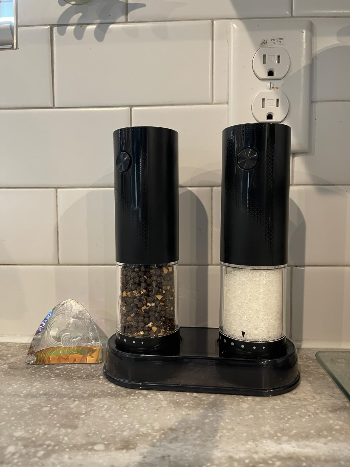 Electric Salt and Pepper Grinder Set - Rechargeable Automatic Salt and Pepper Shakers, Kitchen Appliances with External Adjustable Coarseness, Larger Hopper for Cooking, Home Gifts(2 Pack,Black/Black) customer photo 2