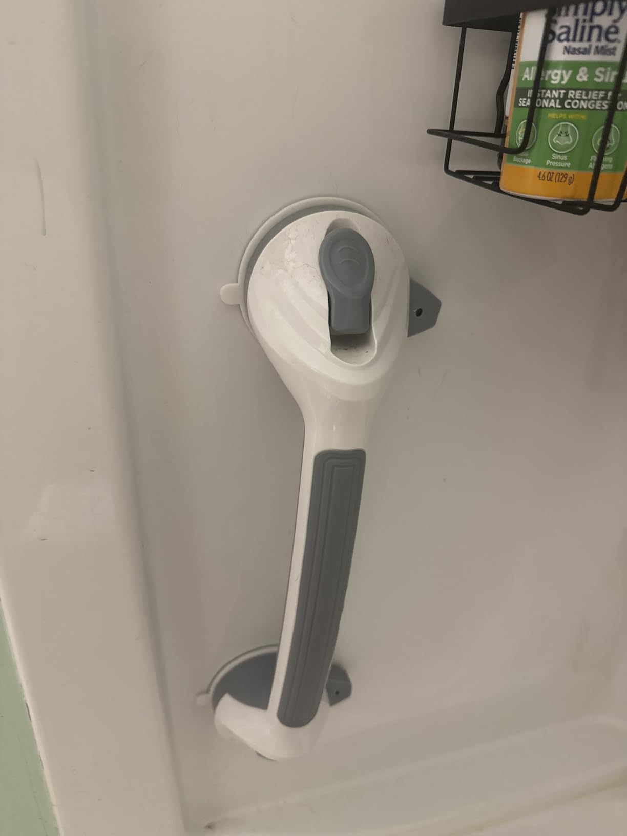 Reyiu Grab Bars for Shower, 16.5 Inch Shower Handle with Safety Indicators, Suction Cup Bathroom Grab Bar for Elderly, Seniors, Handicap - No Drill, Waterproof, Removable (2 Pack) customer photo 1
