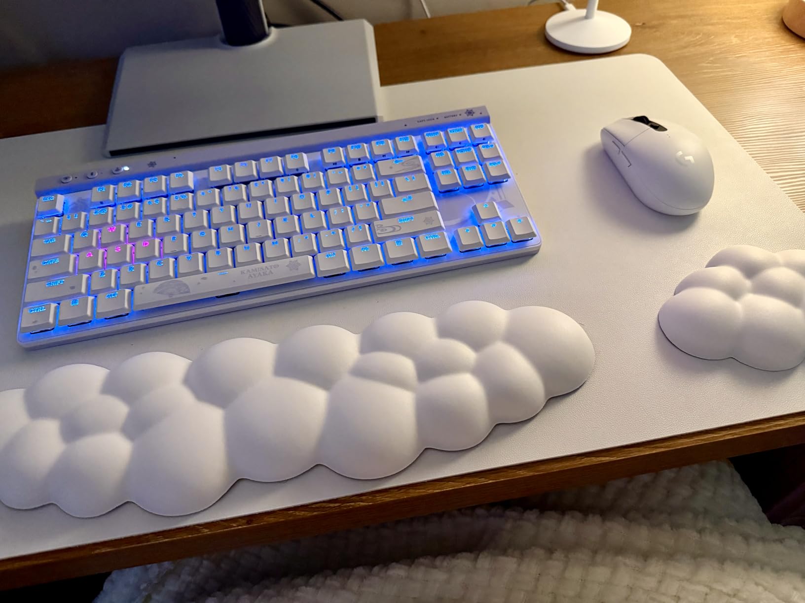 Logitech G515 Wireless Gaming Keyboard TKL, Low Profile, LIGHTSYNC RGB, Thin Tenkeyless Design, Double-Shot PBT Keycaps, Tactile Brown Mechanical Switches customer photo 1
