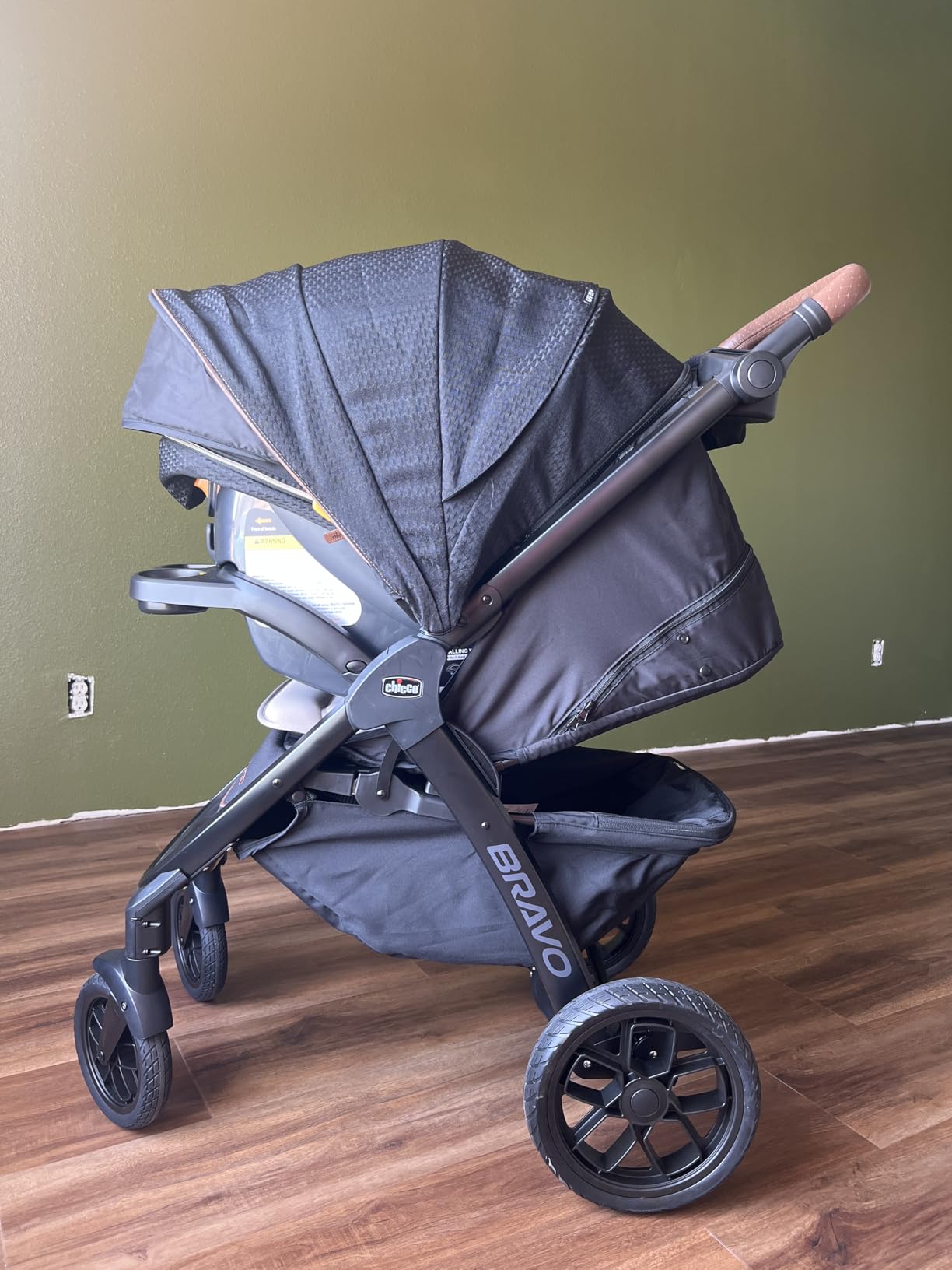 Chicco Bravo Primo ClearTex 3-in-1 Trio Travel System, Bravo Primo Quick-Fold Stroller with KeyFit Max Zip ClearTex Infant Car Seat and Base, Somerset/Black customer photo 2