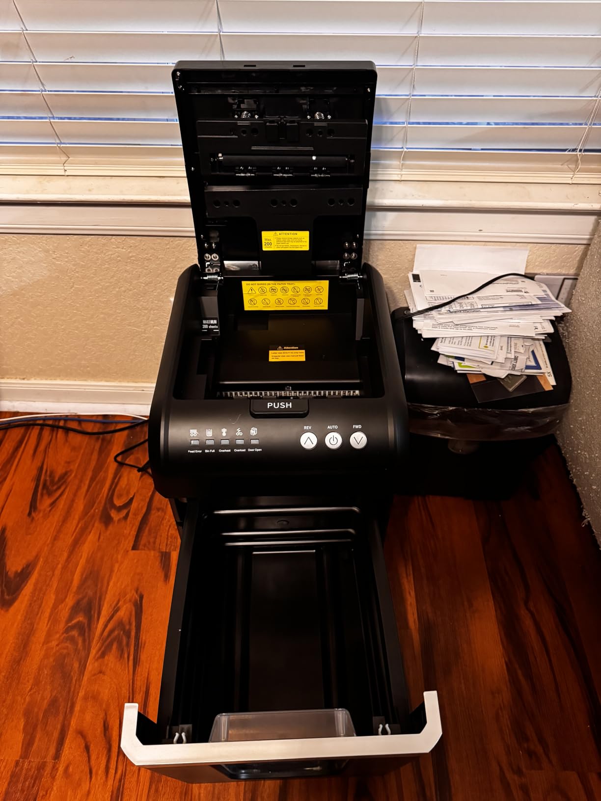Bonsaii 200-Sheet Auto Feed Paper Shredder, 60-Min Nonstop Heavy Duty Shredders for Office, 8.1-Gal Bin, P4 High Security Micro Cut Large Commercial Paper Shredder for Business (C283-A New Version) customer photo 1