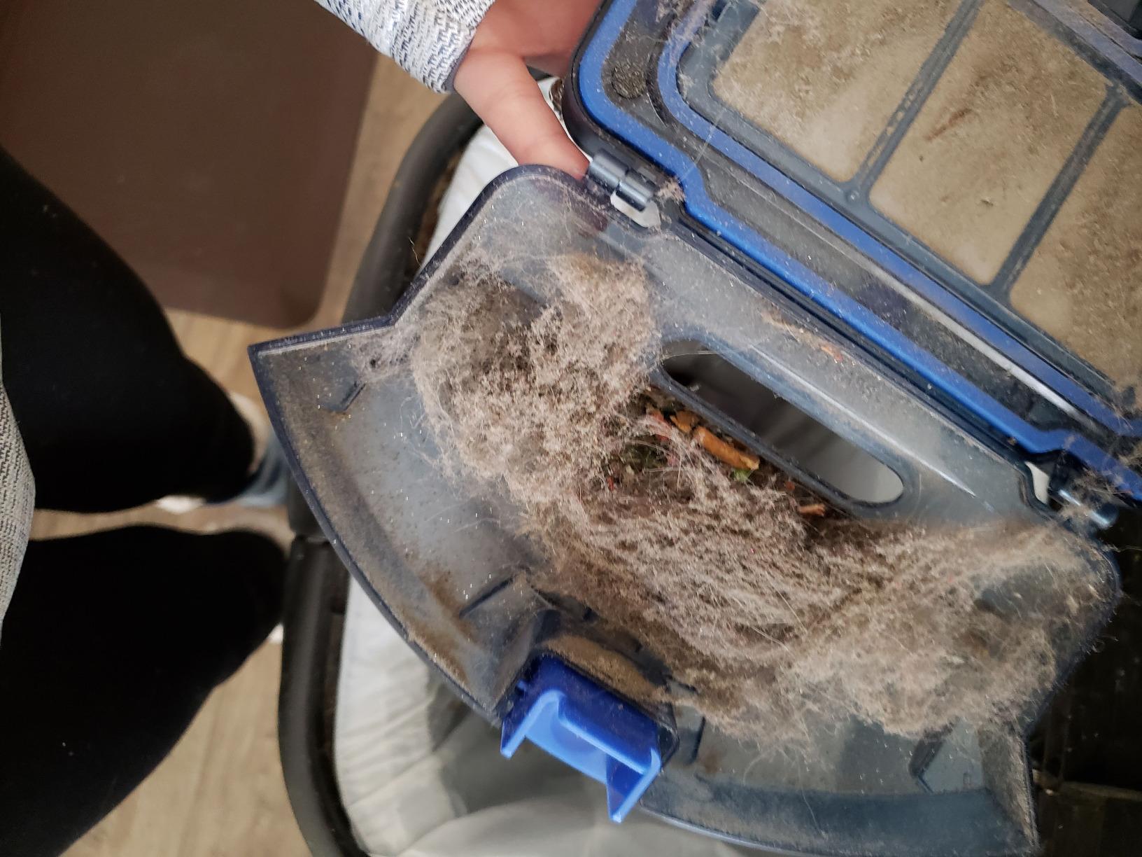Eufy C28 2026 New Robot Vacuum and Mop Combo, 15,000 Pa Suction, HydroJet Self Clean Roller Mop customer photo 1