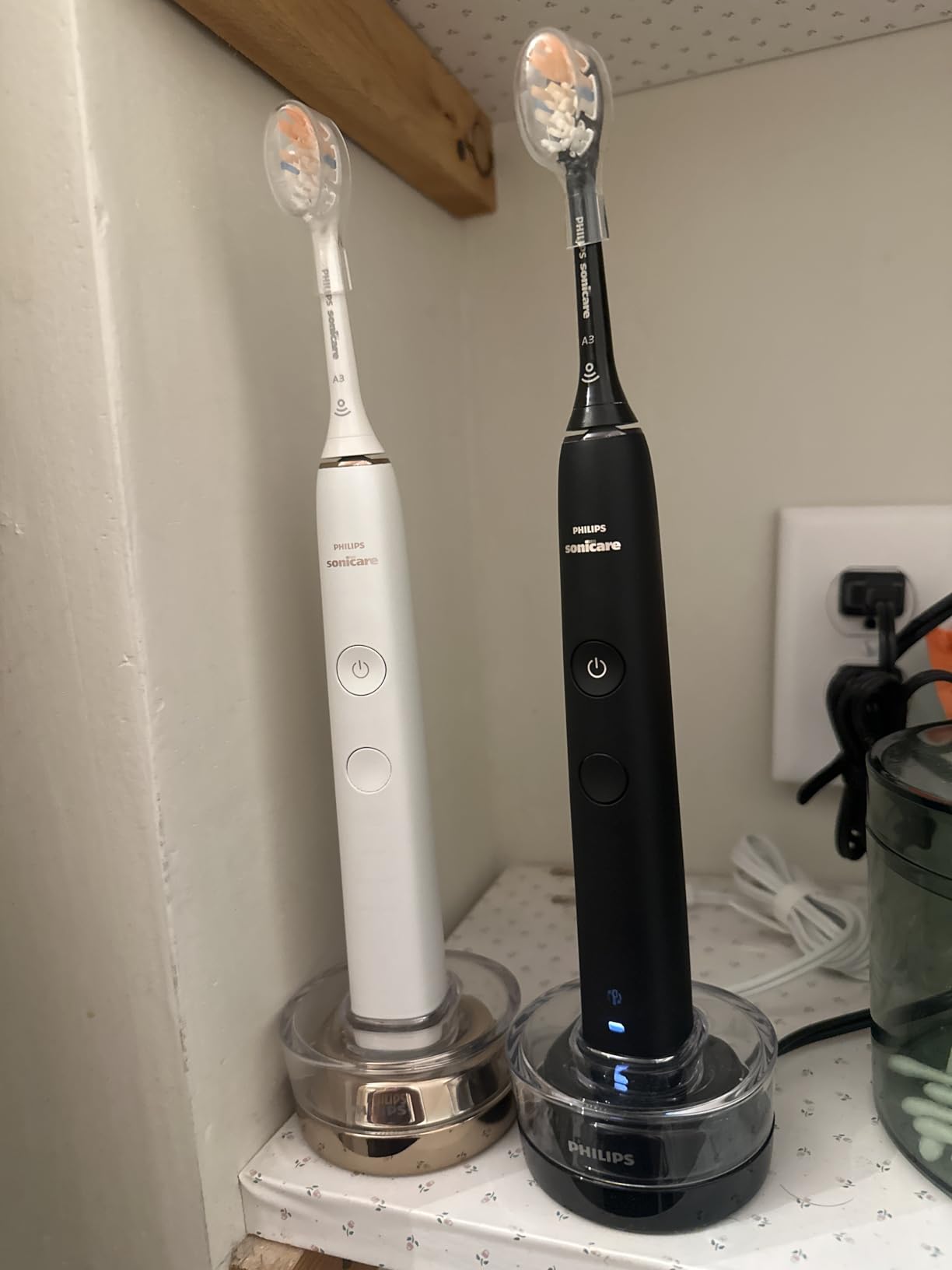 Philips Sonicare DiamondClean 9000 Electric Toothbrush - App, Pressure Sensor, 12 Brushing Settings, USB Charging Case, Black & Rose Gold, 2-Pack customer photo 1