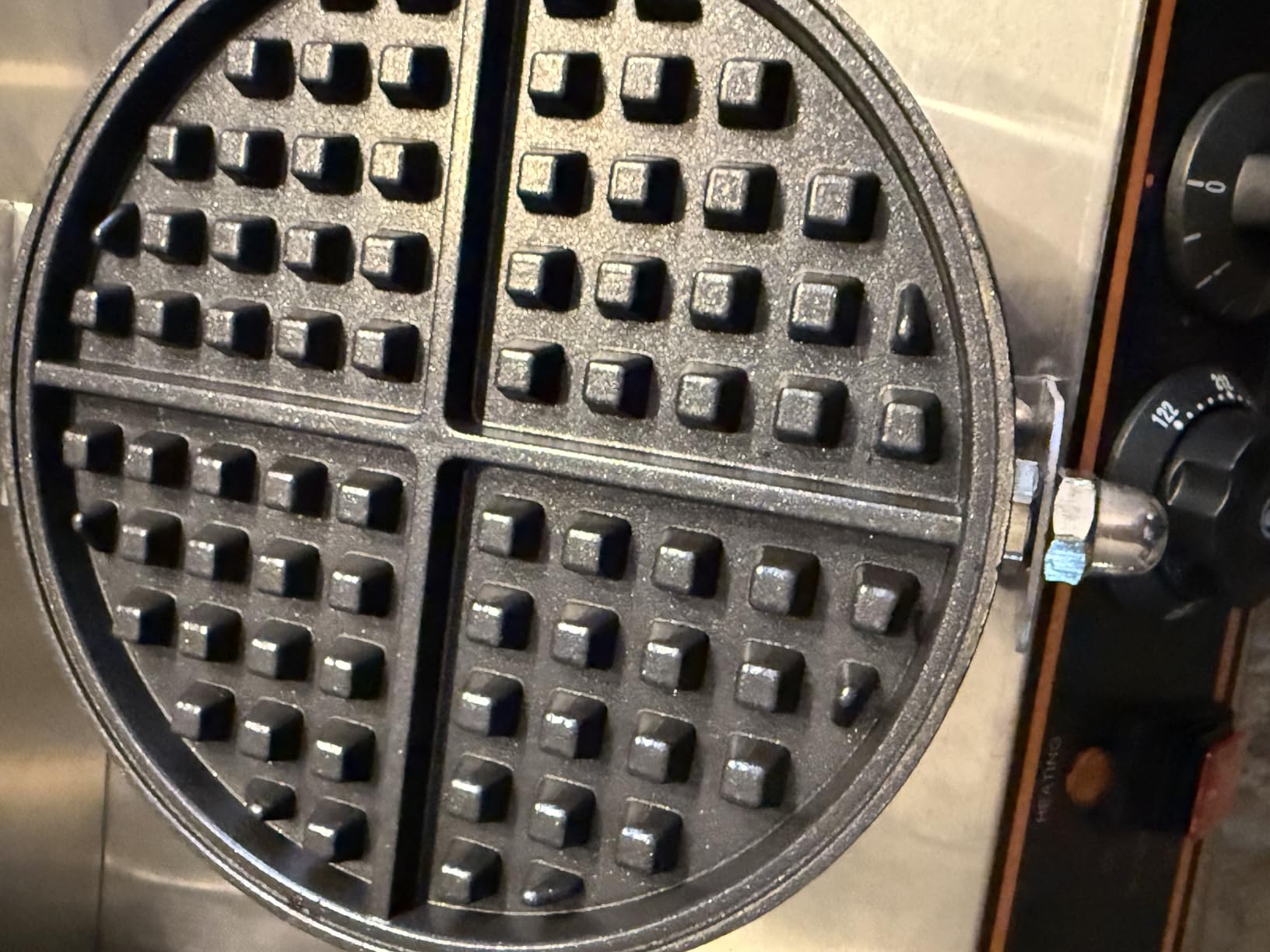 FOHERE 2400W Commercial Waffle Maker, Double-Head Waffle Machine, Non-Stick Stainless Steel Waffle Iron with Temp & Time Control, for Restaurants & Cafe customer photo 1