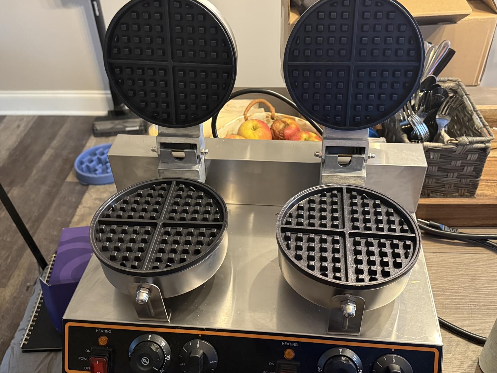 FOHERE 2400W Commercial Waffle Maker, Double-Head Waffle Machine, Non-Stick Stainless Steel Waffle Iron with Temp & Time Control, for Restaurants & Cafe customer photo 2