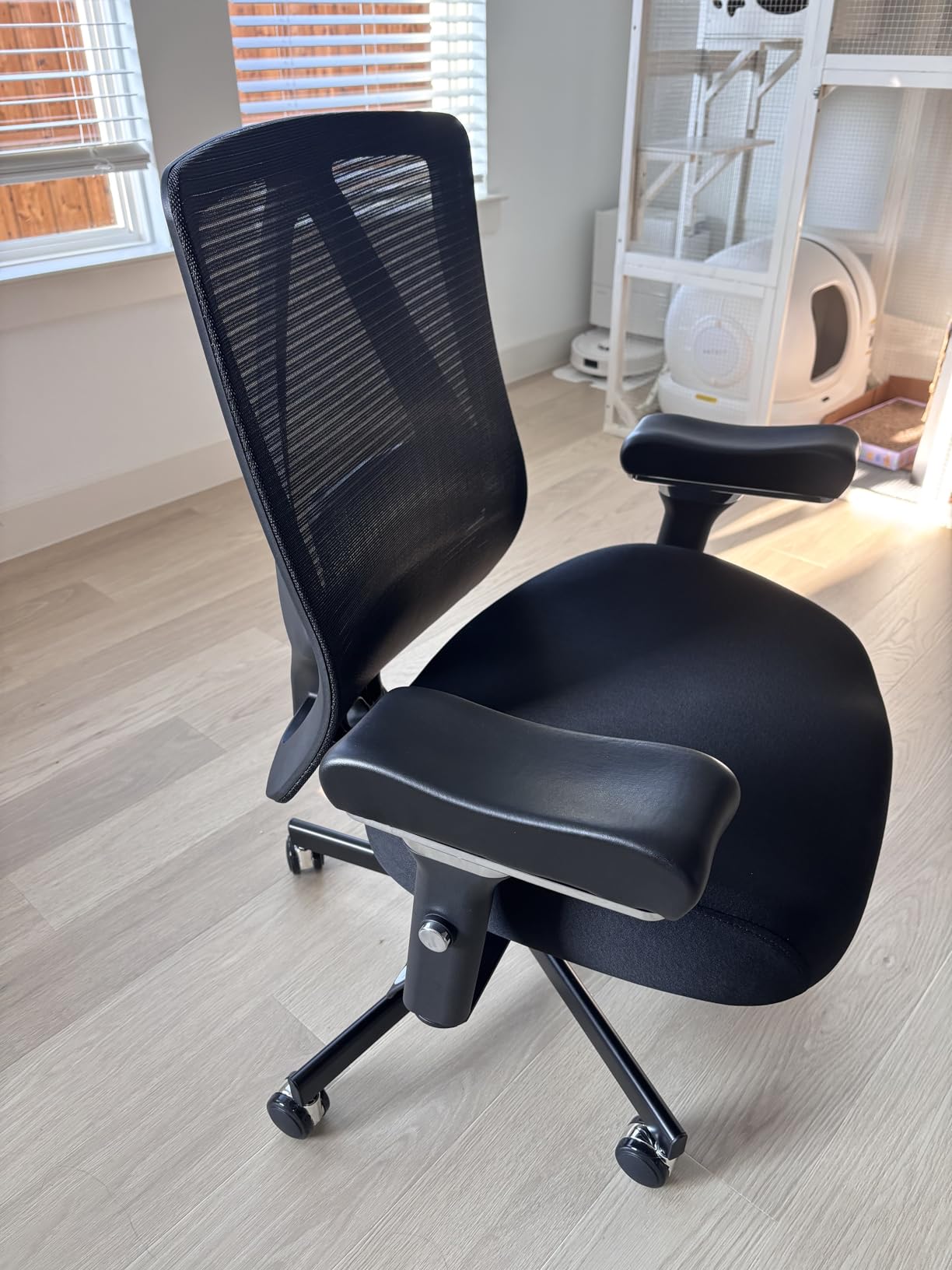 Big and Tall Office Chair 700lbs, Ergonomic Desk Chair with Wide Thick Cushion, Executive Mesh Office Chair with Adjustable Lumbar Support & 4D Armrest, Computer Task Chairs for Heavy People, Black customer photo 1