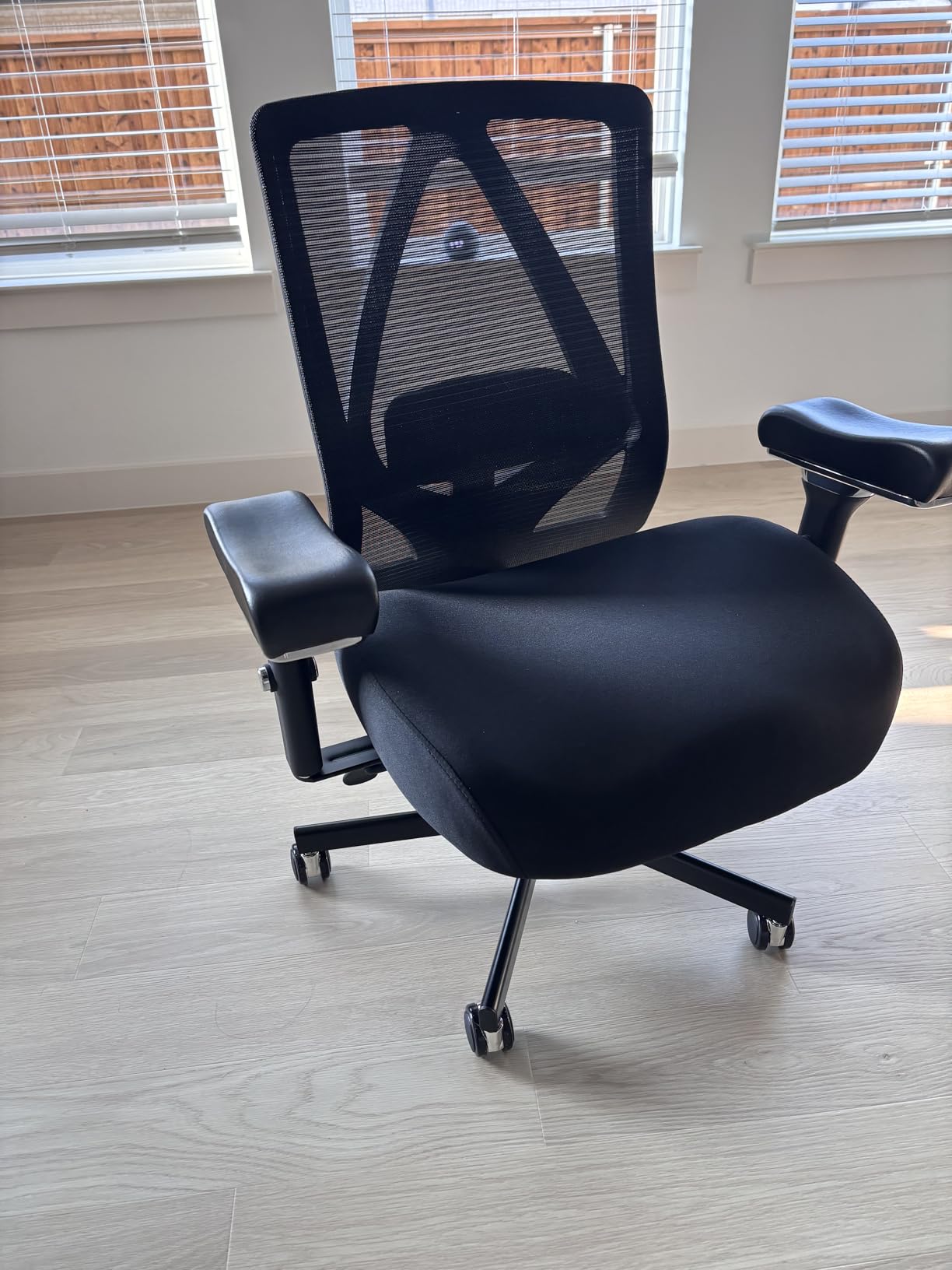 Big and Tall Office Chair 700lbs, Ergonomic Desk Chair with Wide Thick Cushion, Executive Mesh Office Chair with Adjustable Lumbar Support & 4D Armrest, Computer Task Chairs for Heavy People, Black customer photo 2