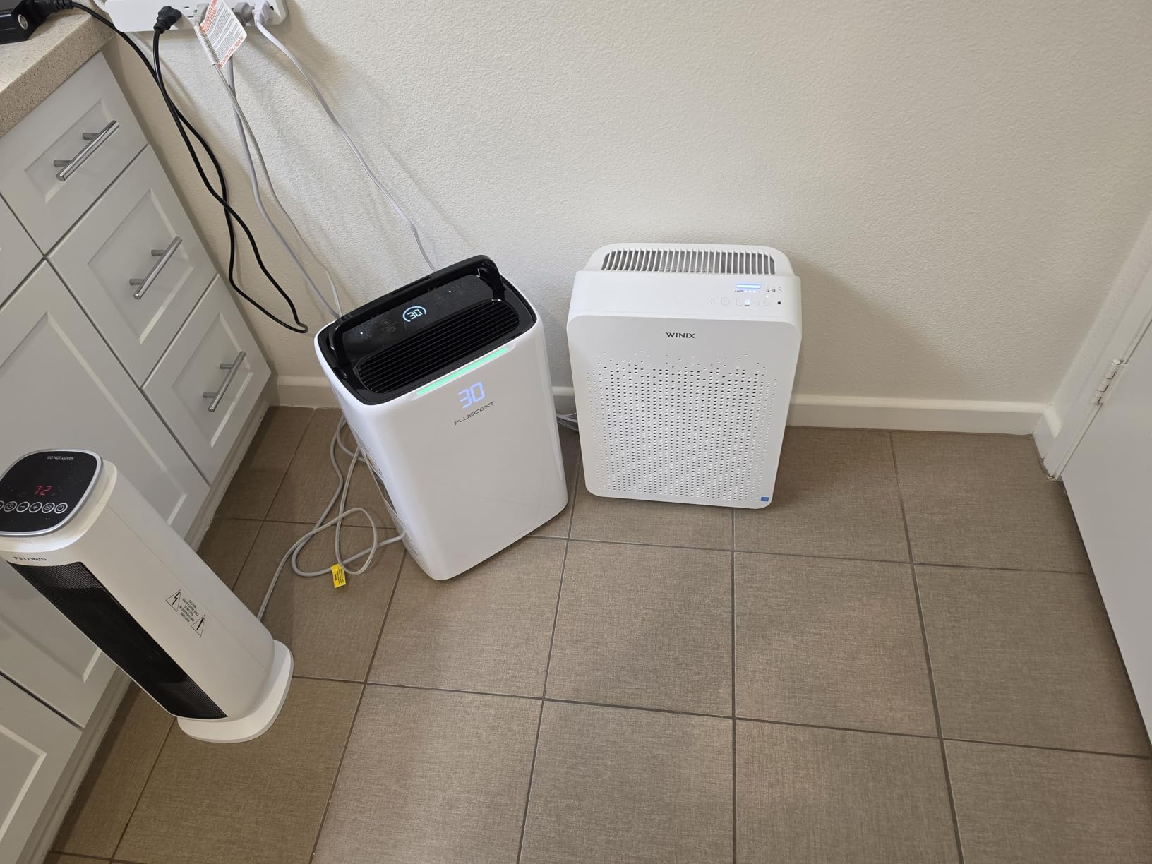 PLUSCENT 32 Pint Dehumidifier for Basement, 2500 sq.ft Dehumidifiers for Home with Drain Hose, 3 Modes, Auto Defrost, 24H Timer, Quiet Smart Humidity Control for Large Room, Bedroom, Bathroom, RV customer photo 1