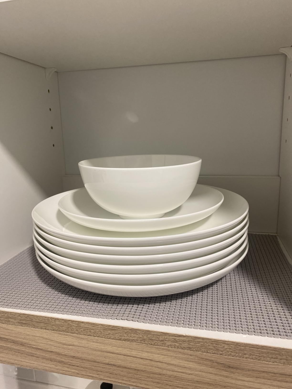 Lenox Dinnerware Set, Studio 1414 Scallop 16-Piece Set, Service For 4, Bone China Material, Dishwasher & Microwave Safe, Plates And Bowls Sets, White customer photo 2