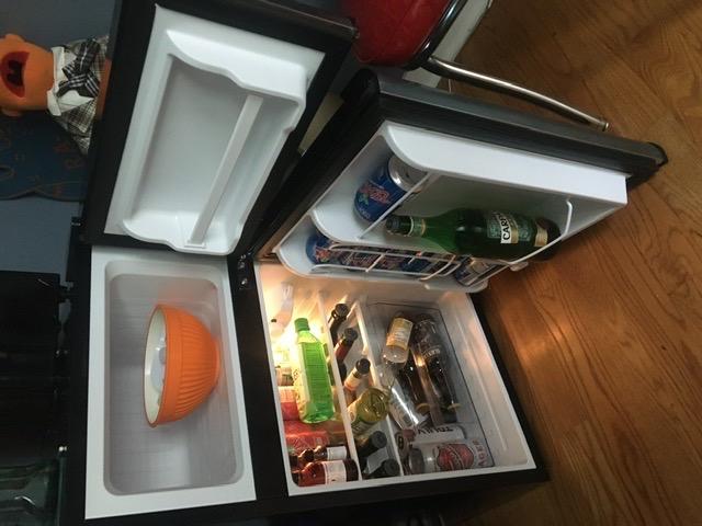Antarctic Star 4L/6 Can Portable Mini Fridge,Personal Compact Refrigerator,Small Cooler for Food,Drinks or Skin Care, AC/DC for Bedroom, Car, Office & Dorm, Black customer photo 2