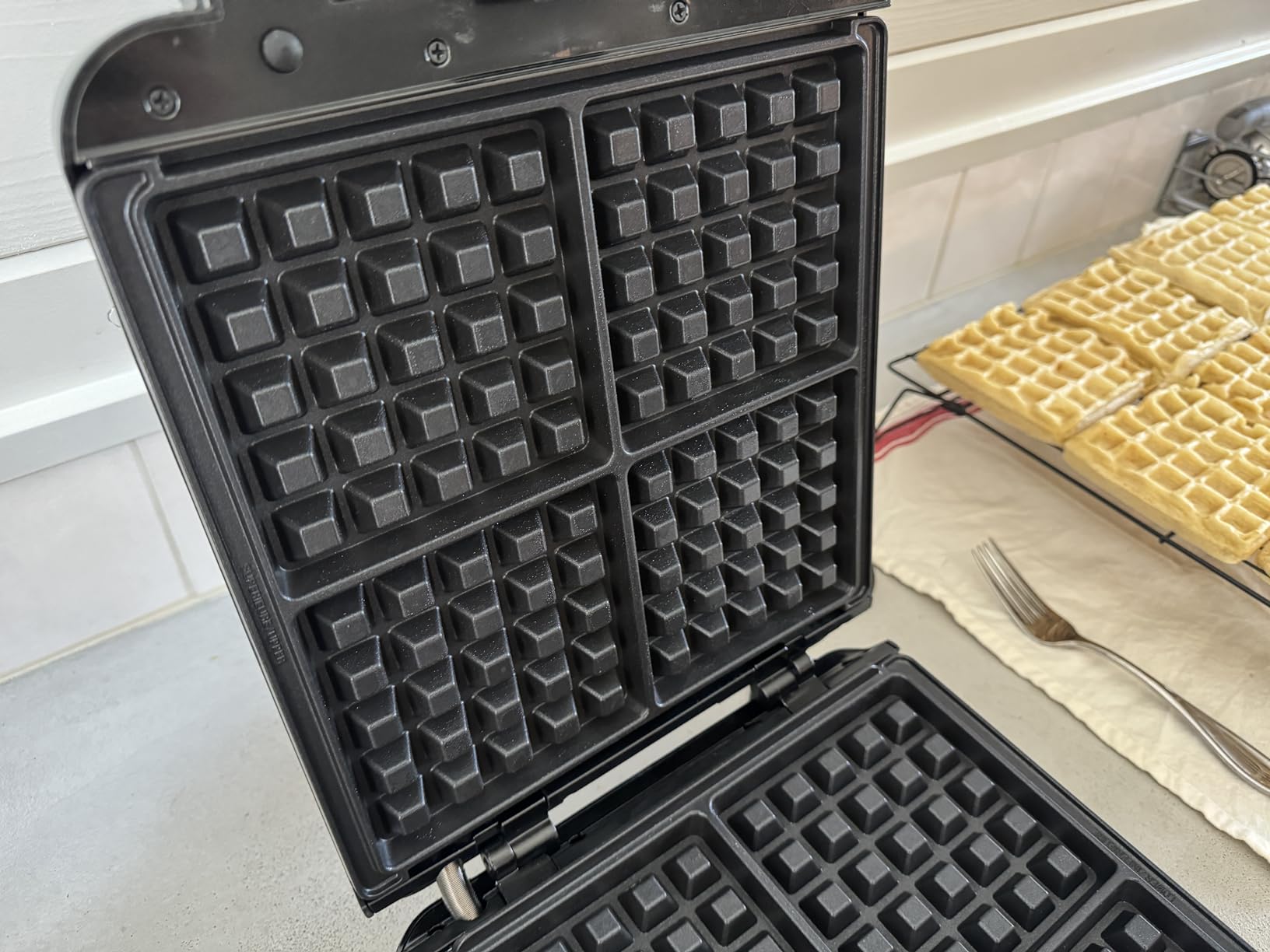 KRUPS 4-Slice Belgian Waffle Maker: Stainless Steel, 5 Browning Levels, Audible Ready Beep, Removable Plates, 1200W customer photo 2