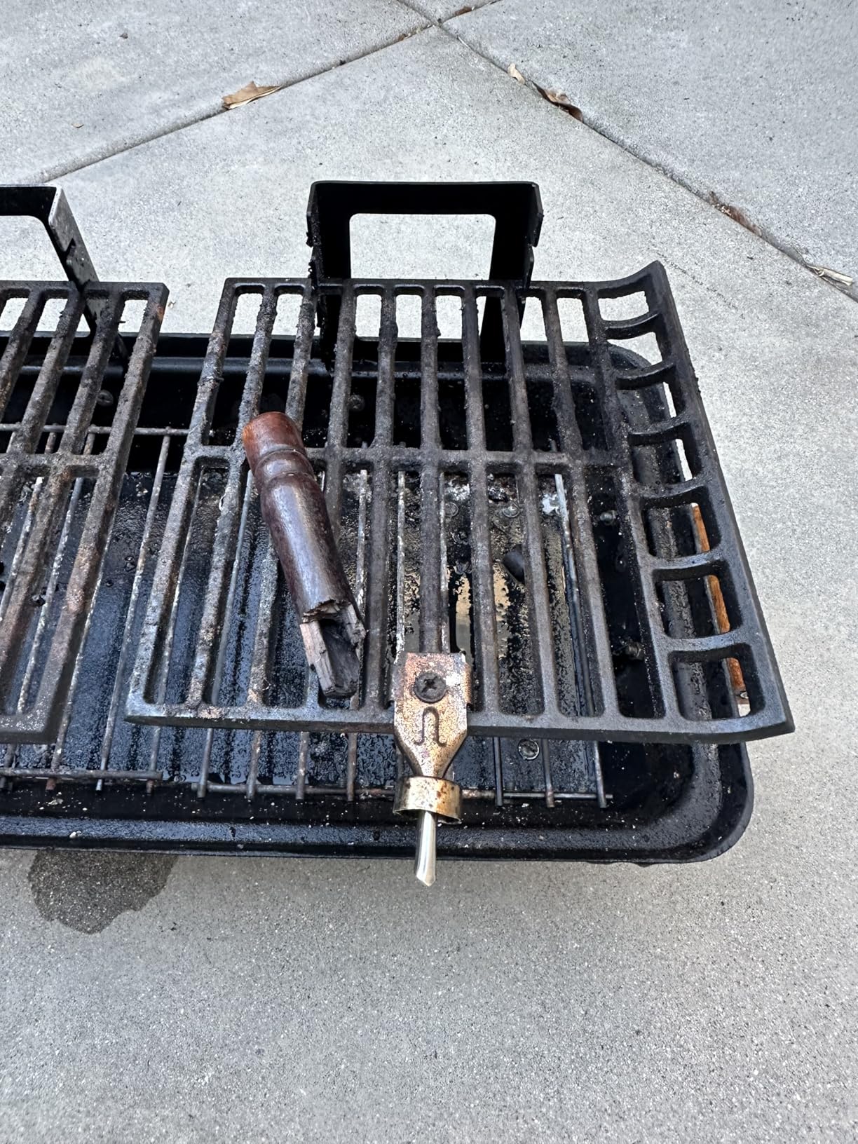Kay Home Product's Cast Iron Hibachi Charcoal Grill, 10 by 18-Inch (Limited Edition) customer photo 2