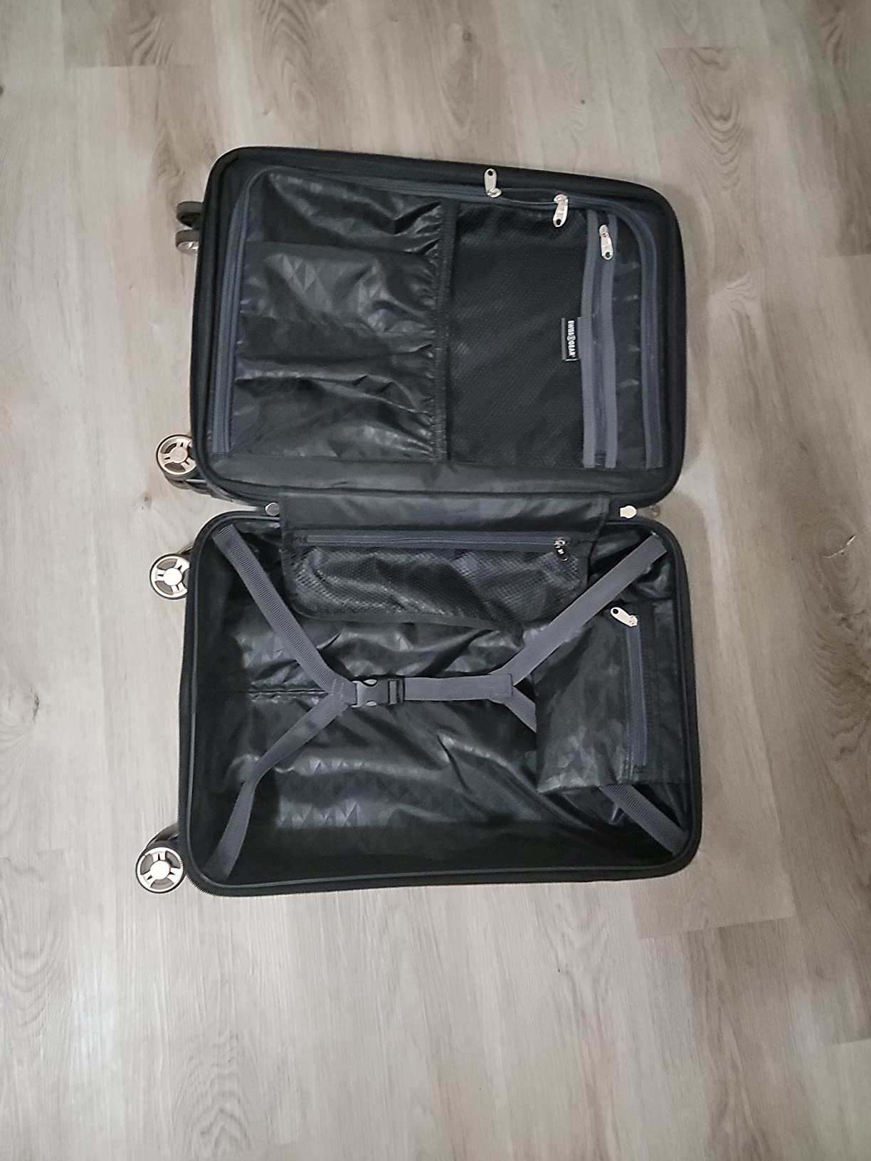 7272 Energie Expandable Hardside Luggage with Spinner Wheels and TSA Lock, Gunmetal, Carry-On 19-Inch customer photo 2