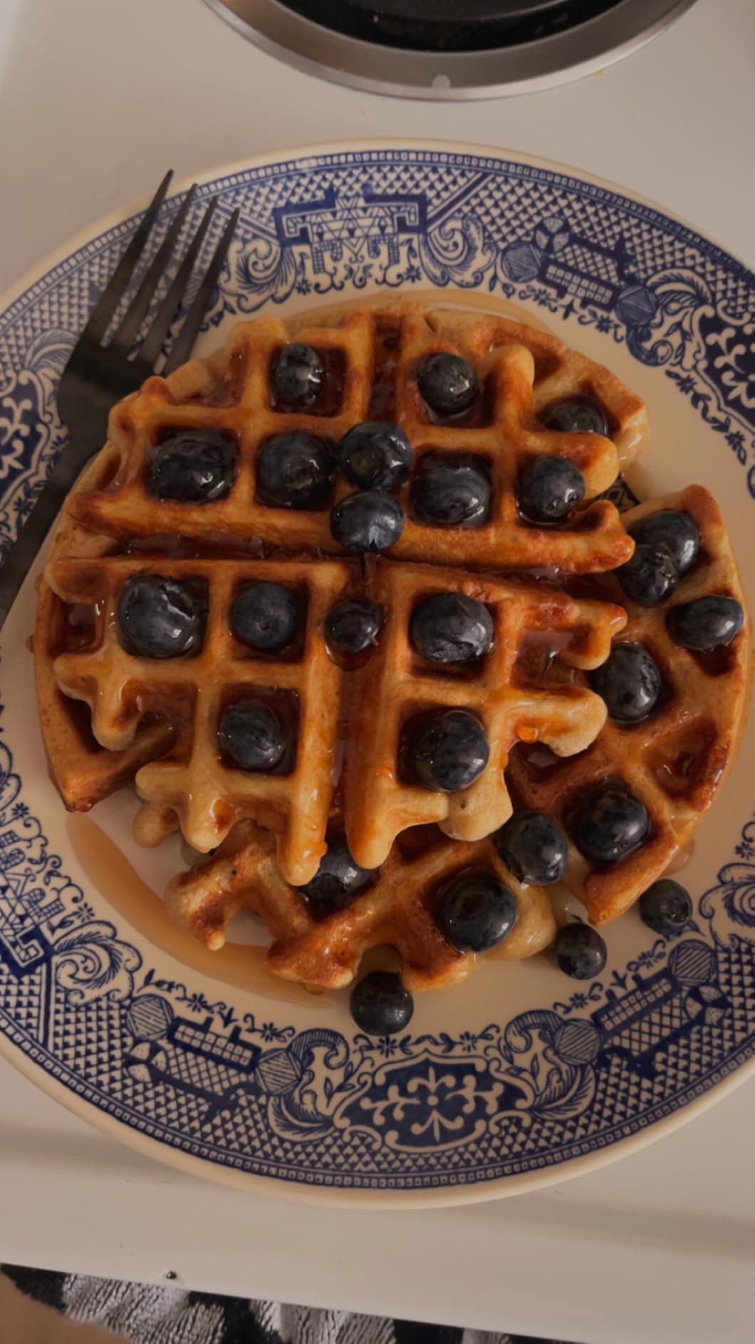 Hamilton Beach 26201 Belgian Waffle Maker with Removable Nonstick Plates, Double Flip, Makes 2 at Once, Black customer photo 2