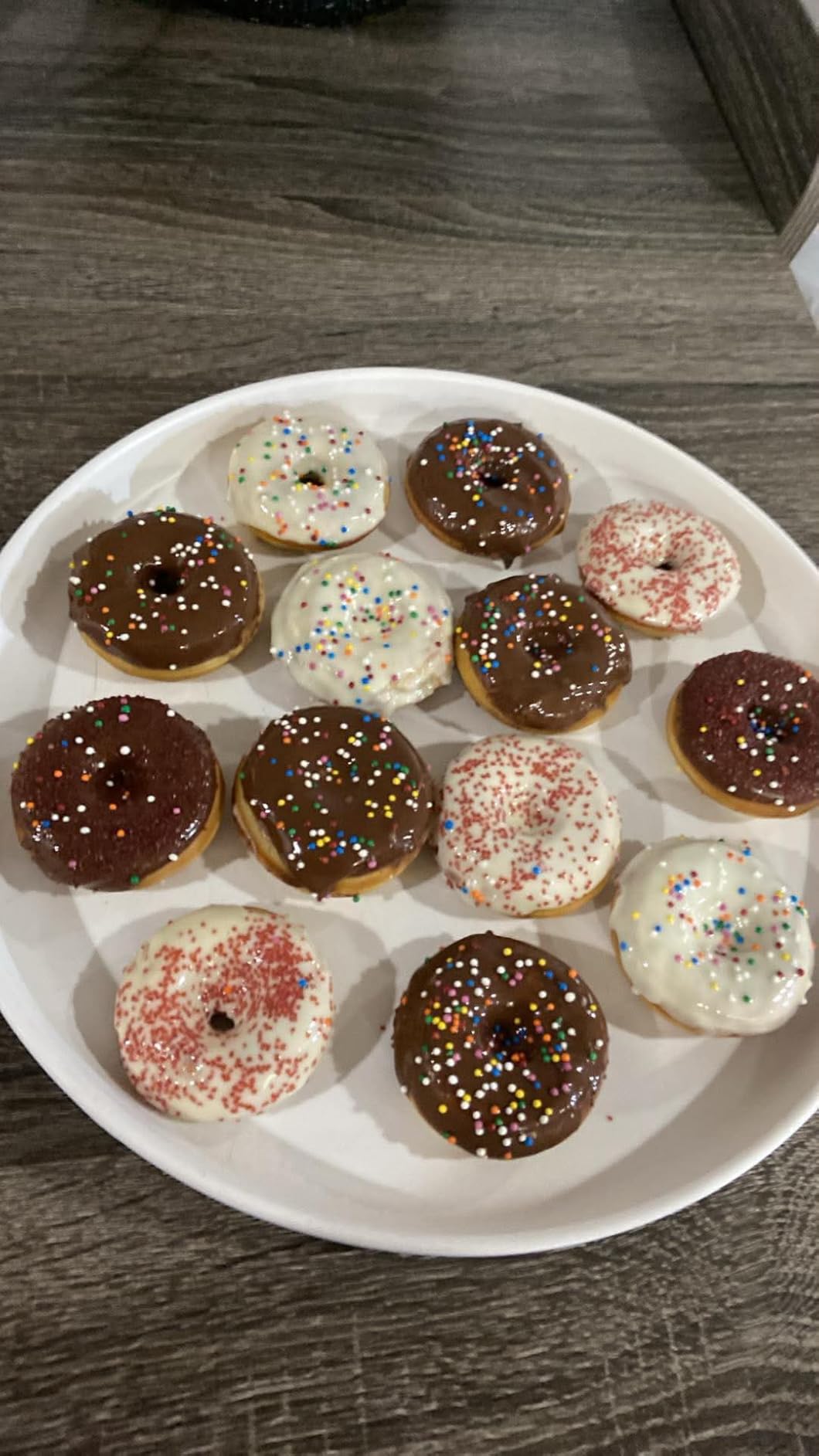 Dash Mini Donut Maker Machine for Kid-Friendly Breakfast, Snacks, Desserts & More with Non-stick Surface, Makes 7 Doughnuts, Donut Print customer photo 2