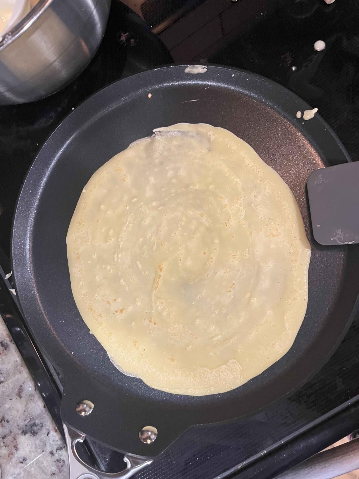 Le Creuset Toughened Nonstick PRO Crepe Pan with Rateau, 11-Inch customer photo 1
