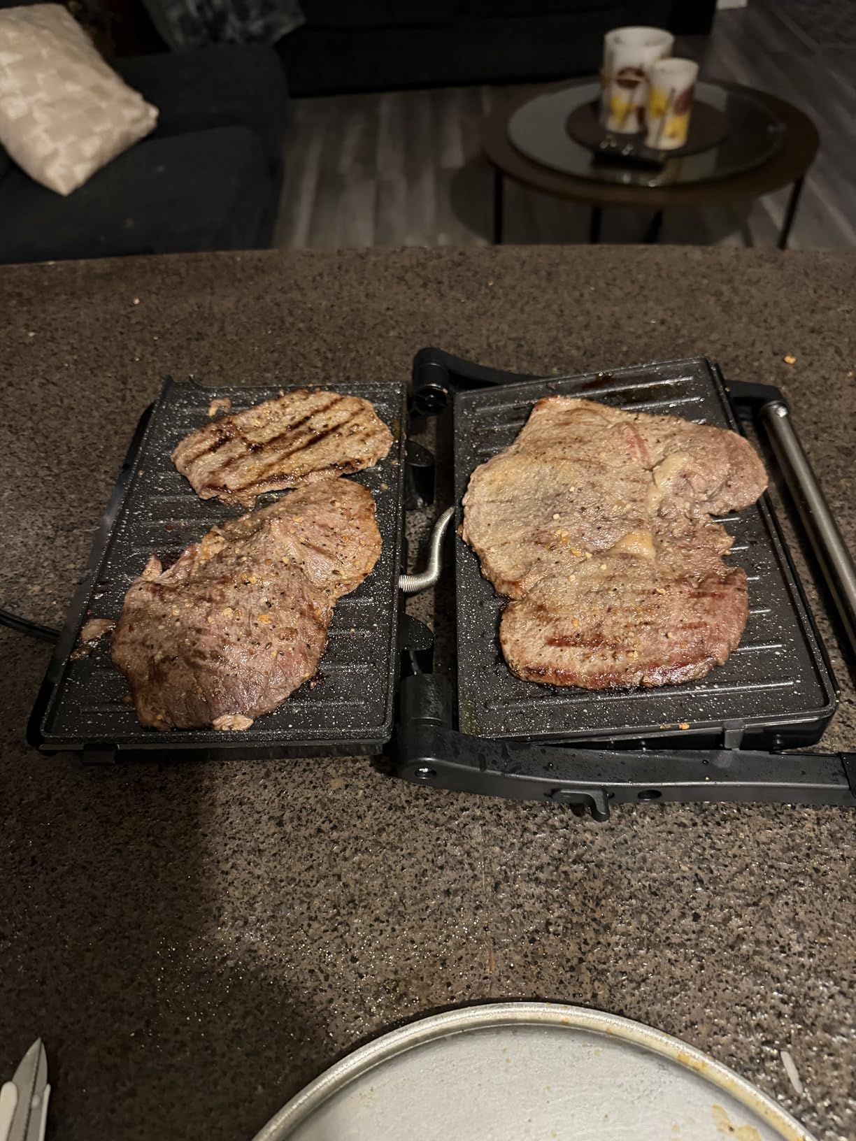 Panini Press Grill, Aigostar 1000W Sandwich Maker with Ceramic Non-stick Plates, Opens 180 Degrees for Any Size Food, 3-in-1 Sandwich Press Electric Grill, Drip Spout & Locking Lid, Silver customer photo 2