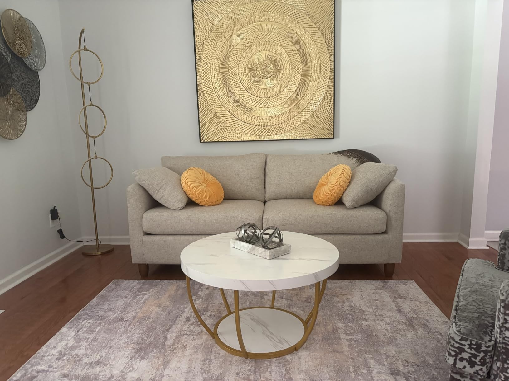 Tribesigns Round Coffee Table, 31.7 inch Wooden 2-Tier Circle Coffee Table with Storage Shelves, Modern Accent Cocktail Table Center Table for Living Room, Rustic Brown customer photo 1