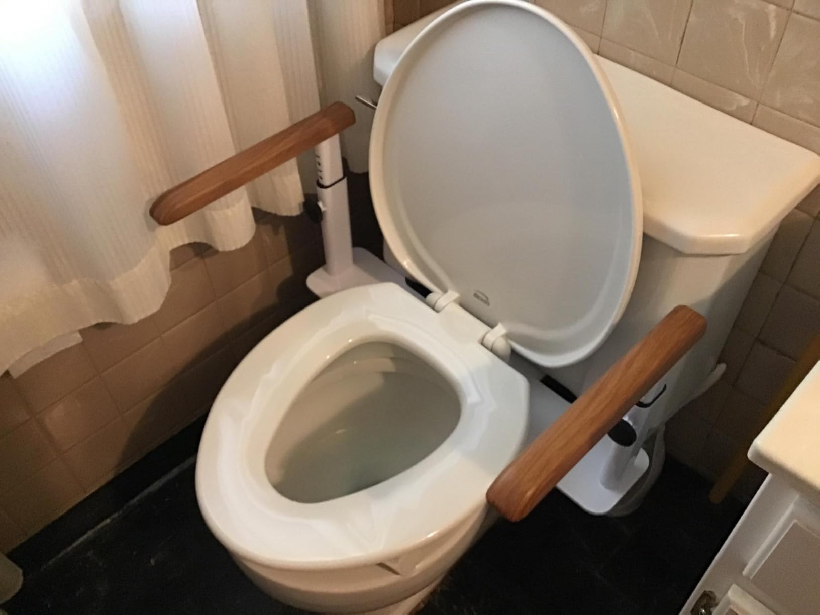 Lunderg Toilet Safety Rails for Seniors - Easy Installation & Super Sturdy Grab Bars Arms - Non-Bulky & Elegant Handicap Toilet Safety Frame - Seat Handles for Elderly, Disabled or Mobility Issues customer photo 1