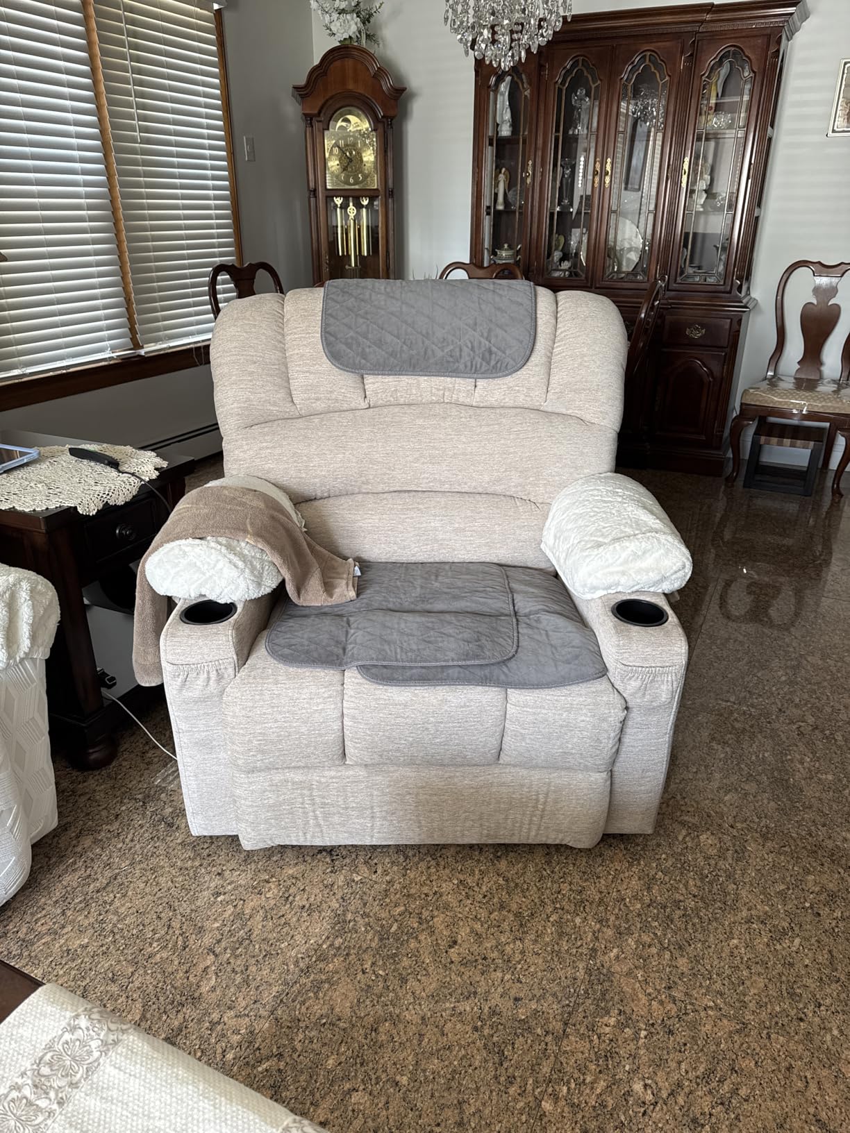 MCombo Oversized Power Lift Recliner Chair for Elderly, Lift Chair with Heat and Massage, Lift Recliner for Big and Tall, Cup Holders, USB & Type C Ports, Fabric R7092 (Dark Grey, Oversize) customer photo 2