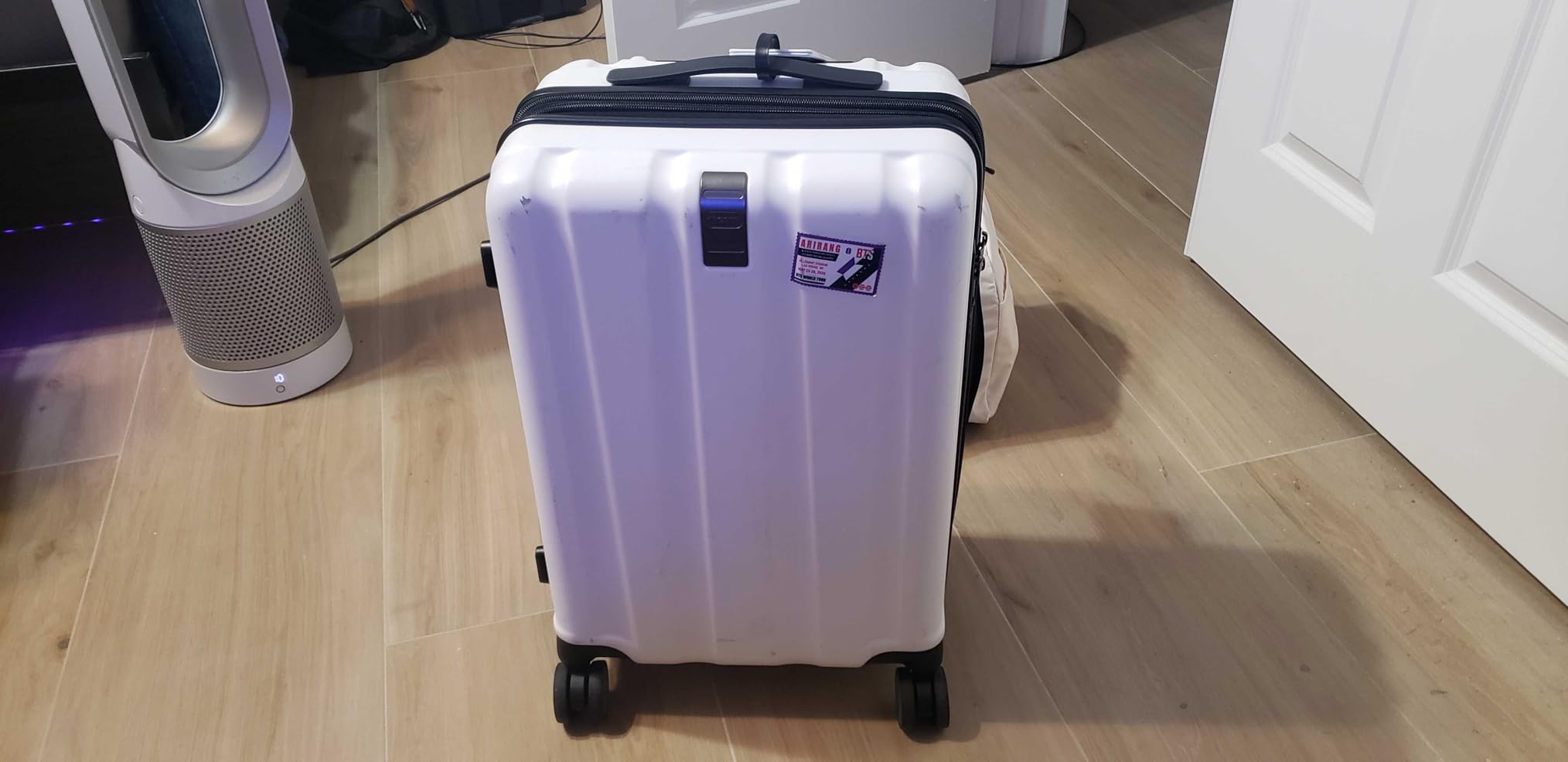 Hardside Expandable Carry On Luggage with Spinner Wheels & Built-in TSA Lock, Durable Suitcase Rolling Luggage with USB Port, Carry-On 20-Inch, Lake Blue customer photo 2