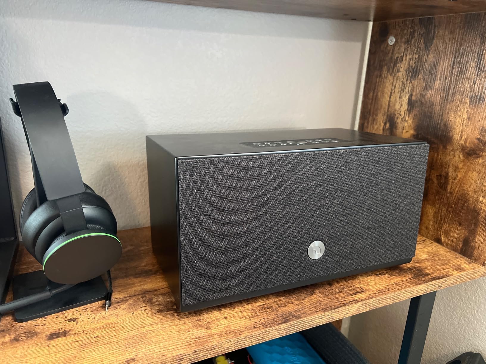 Audio Pro C10 MKII Wireless Speaker, WiiM Edition | High-Fidelity Sound, Multi-Room, Bluetooth, Wi-Fi | Compatible with AirPlay 2, Google Cast, Siri, WiiM Home App, Stream Spotify, TIDAL & More, Black customer photo 2