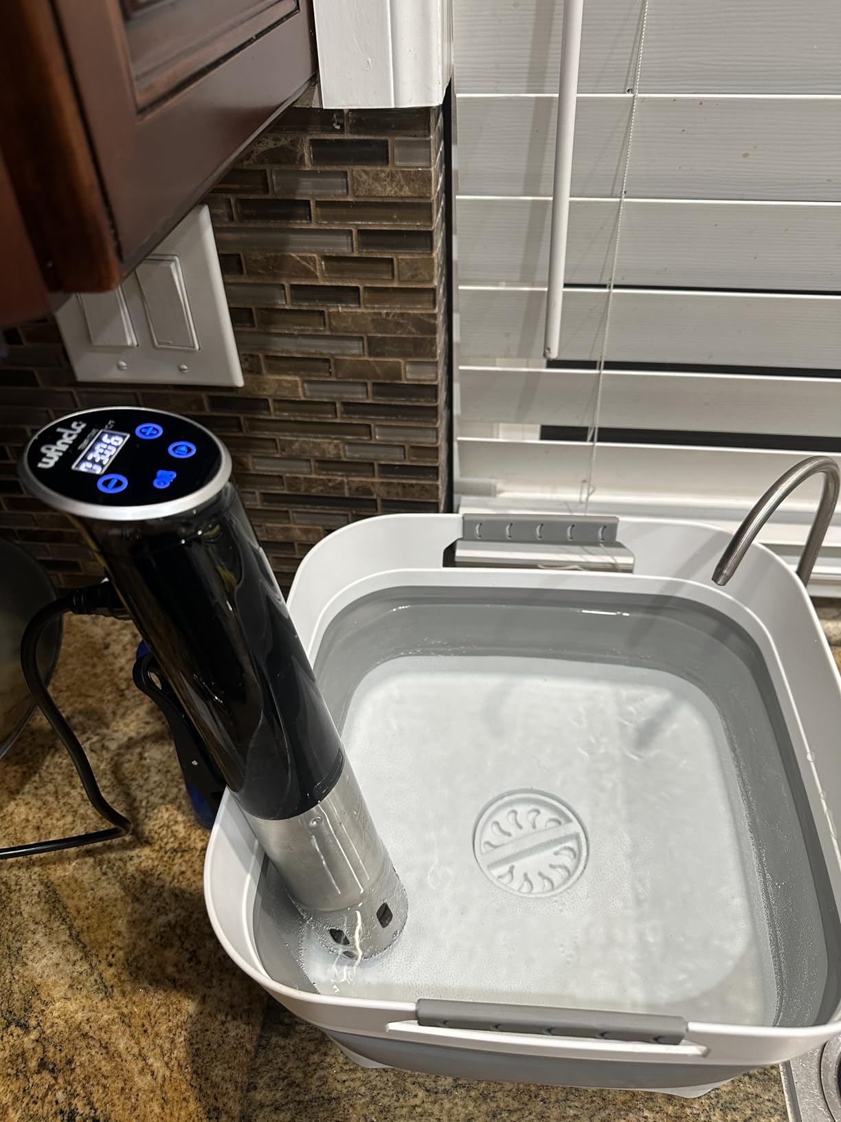 Wancle 1100W Immersion Circulator, IPX7 Sous Vide Cooker, Small Space-Saving Design, Accurate Temperature Control, Black, 120V customer photo 1