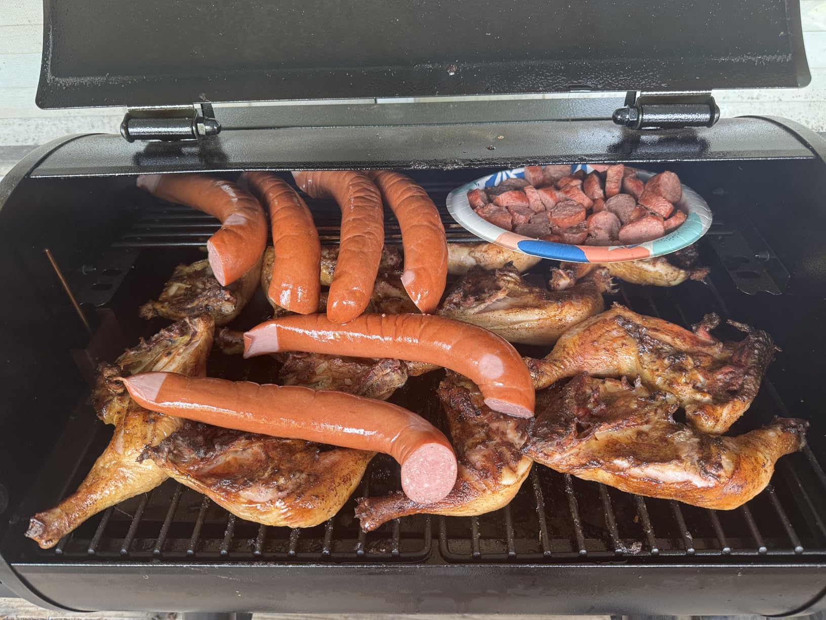 Electric Pellet Smoker Grill 565 SQ.IN Cook Area Pellet Smoker with Auto Feed & PID Controller 500F Max Temperature 8 in 1 BBQ Grill with Meat Probe & Side Table with Hooks Perfect for Outdoor BBQ customer photo 1