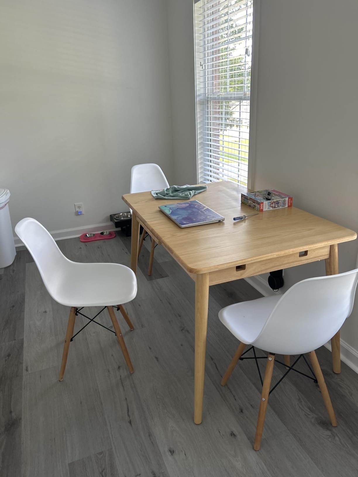 Muwuele Solid Wood Extendable Dining Table for 4-8 People with Seamless Extension from 47.2 to 63 Inches, Easy Assembly, Expandable Tables for Small Spaces, Dining Room, Kitchen, Living Room, Walnut customer photo 1