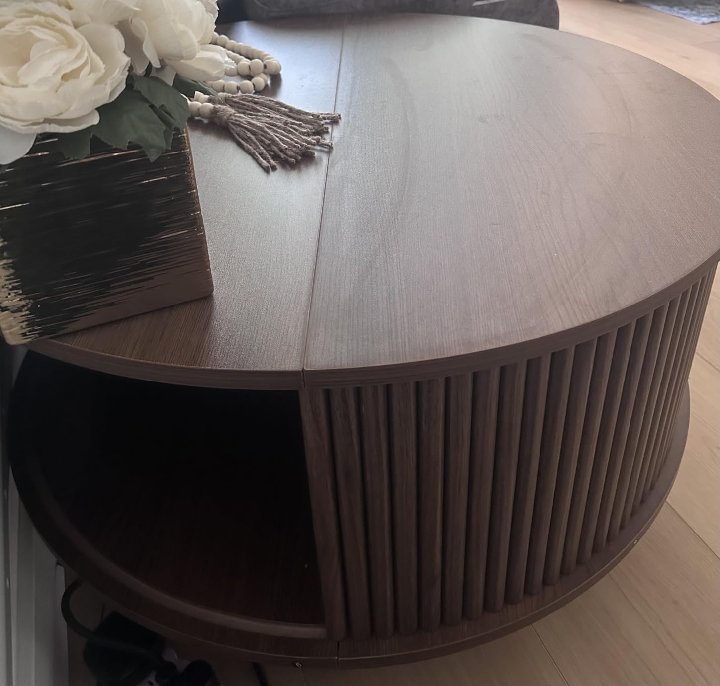 JOINICE Lift Top Coffee Table with Storage, Mid Century Modern Fluted Wood Design, Pop-Up Walnut Center Table with Hidden Compartment for Living Room & Home Office Work/Dining customer photo 1
