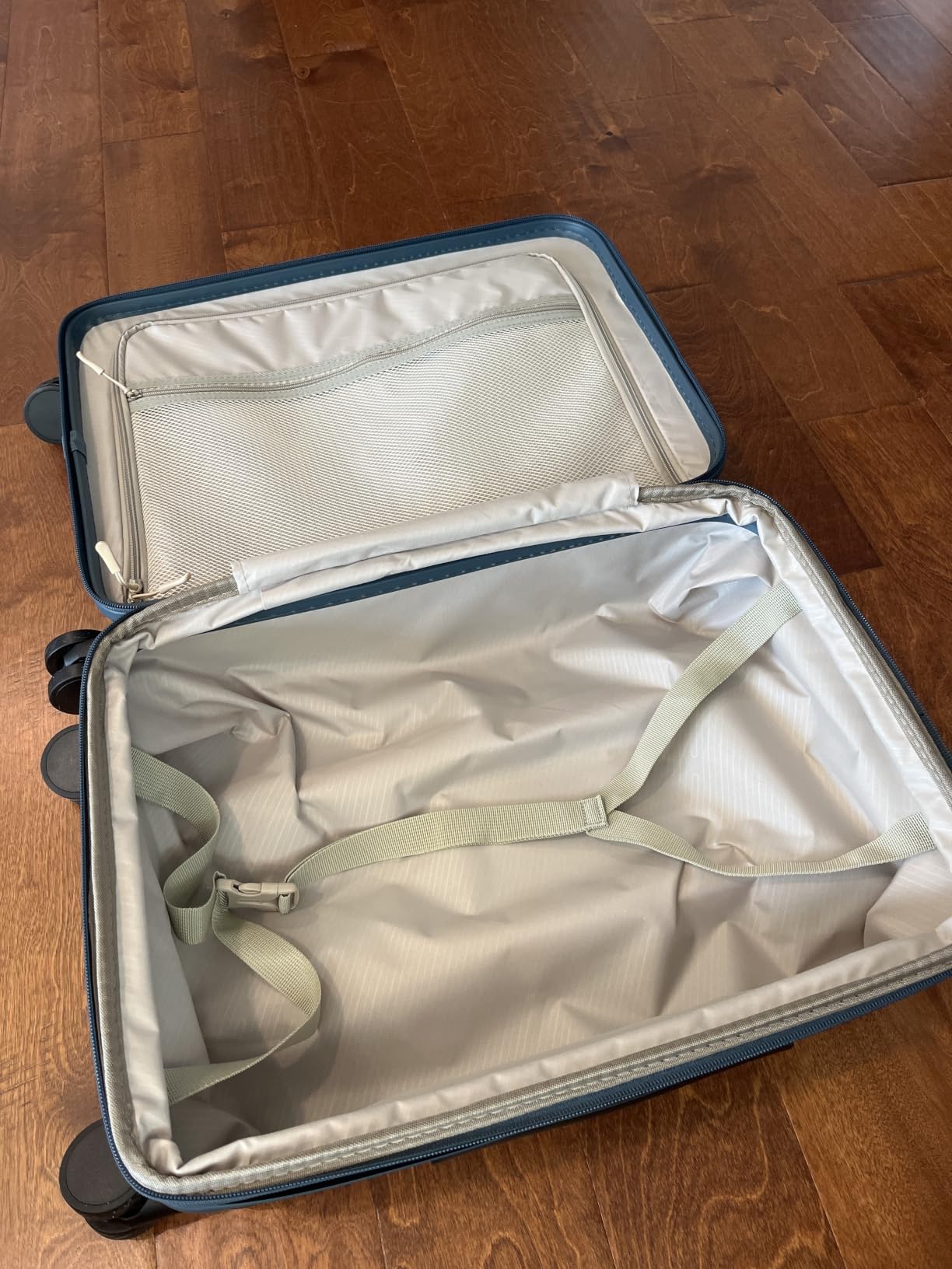 Carry on Luggage Top Opening Suitcases, Expandable with Cup Holder and USB Charging Port, Lightweight with Front Pocket Rolling Suitcases with Spinner Wheels customer photo 1